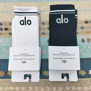 NWT ALO Yoga Throwback Sock - 2 Pairs